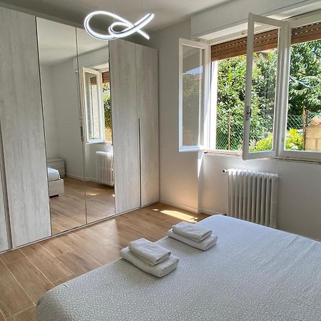 Villa The Swan - Composed By 2 Apartments Манделло-дель-Ларио Экстерьер фото